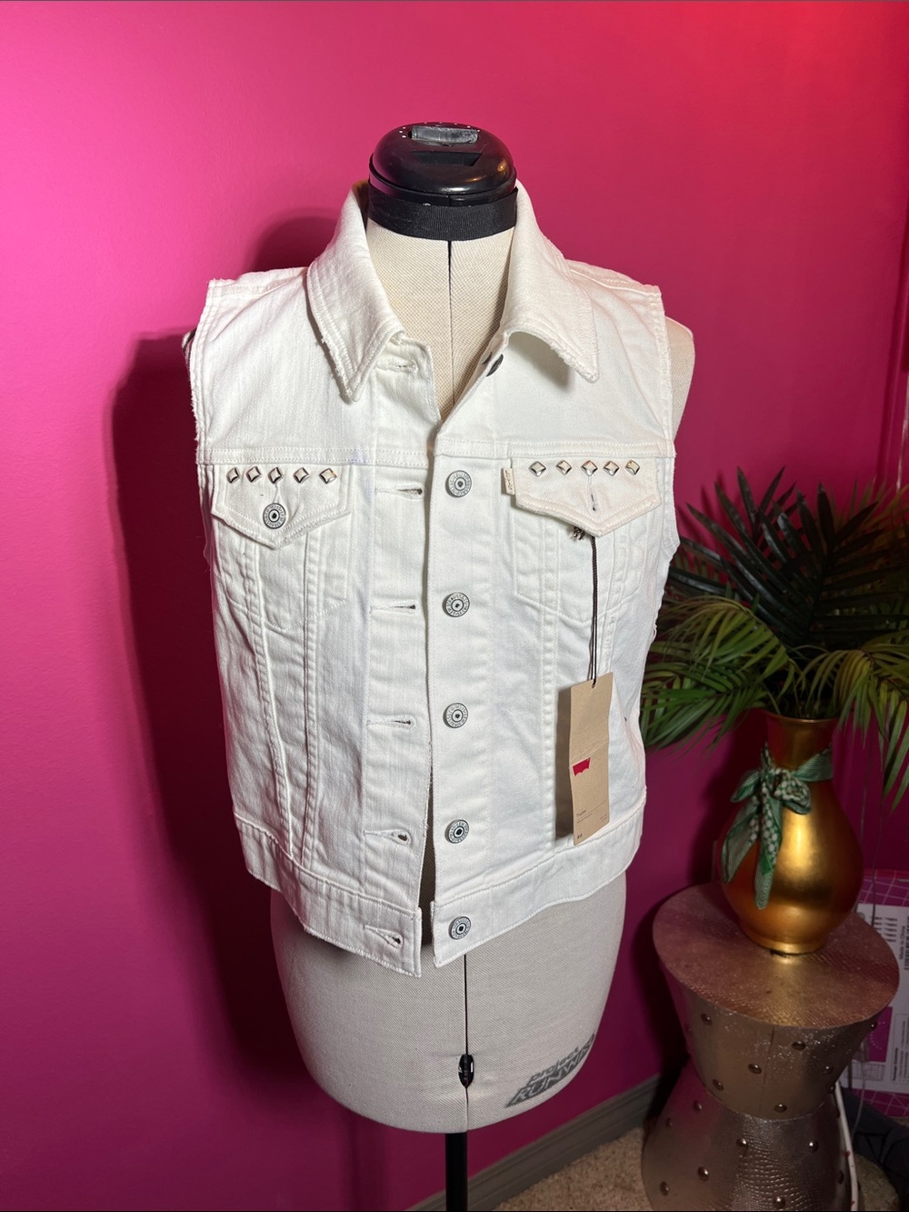 Levi's White Sleeveless Denim Vest with Studded Pockets